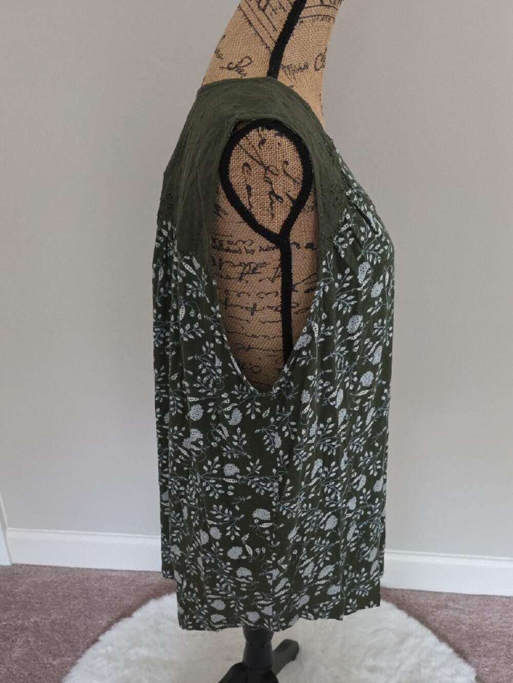 Lucky Brand Olive Green Floral V-Neck Sleeveless Top - Picture 5 of 5